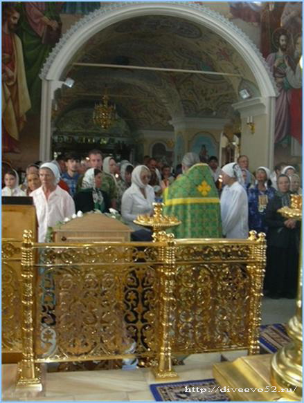 Серафимо-Дивеевский монастырь: Богослужение в Казанском соборе