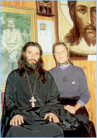 Отец Владимир с матушкой Ириной дома